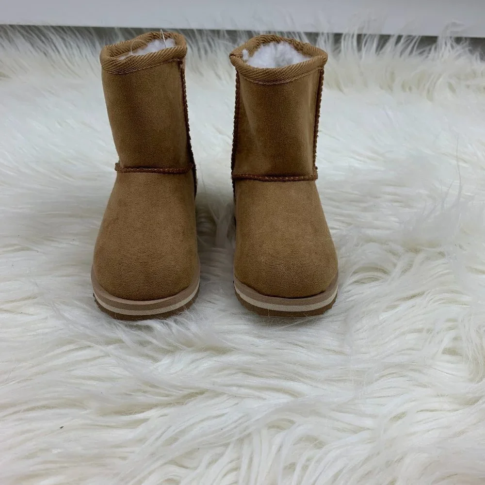Cozy Faux Shearling Winter Boot Unisex Baby Size 7 New With Tags
